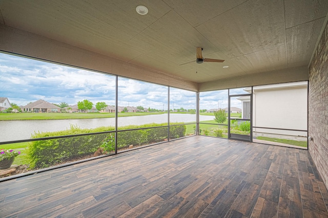 430 Seaside Sparrow Way, Richmond, TX 77469 - unfurnished sunroom with a water view and a ceiling fan