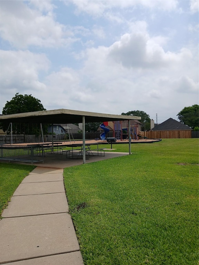 13523 La Concha Ln, Houston, TX 77083 - view of yard