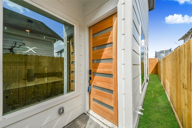3033 Dennis St, Houston, TX 77004 - view of exterior entry featuring fence