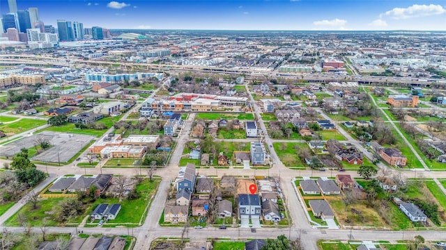 3033 Dennis St, Houston, TX 77004 - aerial view of property and surrounding area featuring nearby urban area