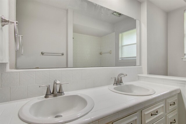 206 Verna St, Jasper, TX 75951 - bathroom with double vanity