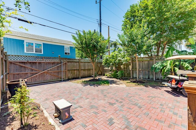 1717 Winnie St, Galveston, TX 77550 - view of patio / terrace