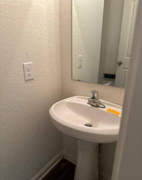 11822 Claudette St, San Antonio, TX 78252 - bathroom with a textured wall