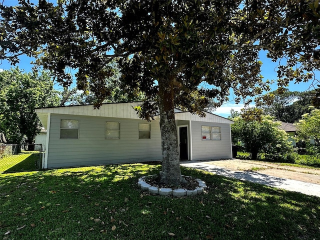 1023 W Snyder St, Alvin, TX 77511 - view of front of house