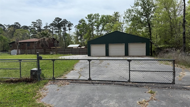 530 N Cattle Dr, Onalaska, TX 77360 - view of detached garage