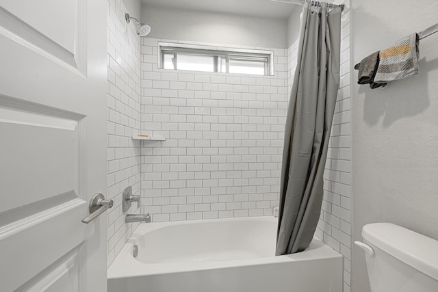 full bath featuring shower / bath combination with curtain and toilet