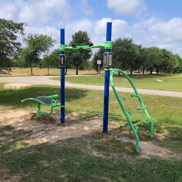 6831 Beck Canyon Dr, Houston, TX 77084 - view of property's community with a yard