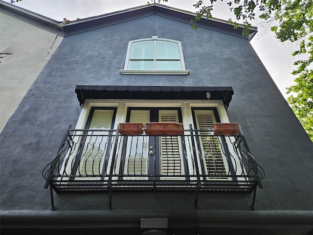 3818 Hazard St, Houston, TX 77098 - exterior space with stucco siding