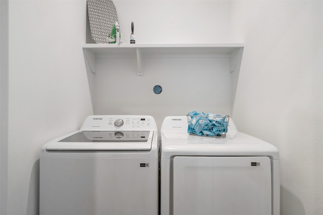 16858 W Alderson, Montgomery, TX 77316 - laundry room with separate washer and dryer