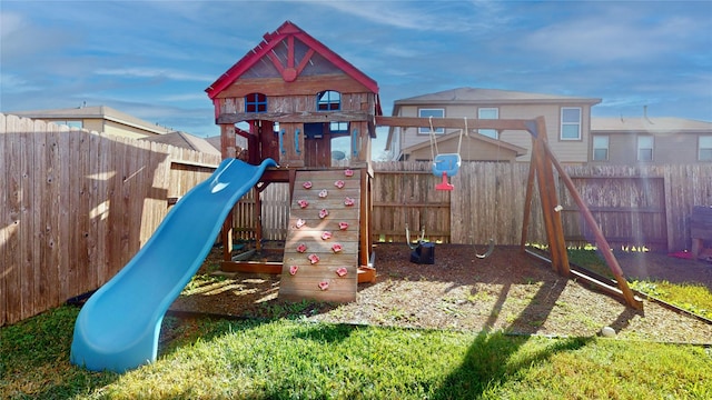 2702 Skyview Moon Dr, Houston, TX 77047 - view of play area featuring a fenced backyard