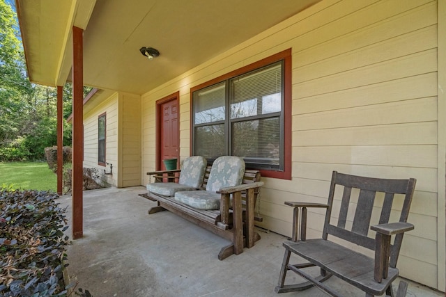 185 Rustic Way, Livingston, TX 77351 - view of covered porch