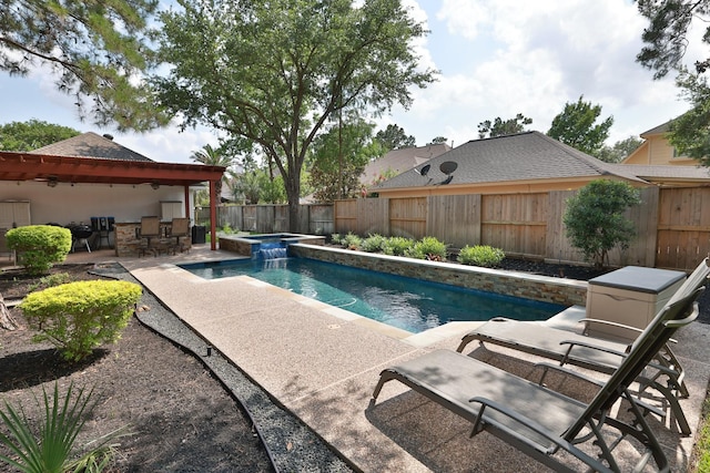 1459 Hatchmere Pl, Spring, TX 77379 - view of swimming pool featuring a patio, a fenced backyard, a pool with connected hot tub, and a ceiling fan