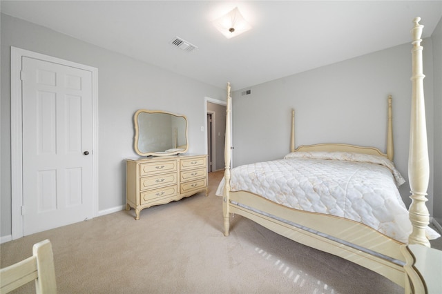5402 Tallow Ln, Houston, TX 77021 - bedroom with light colored carpet