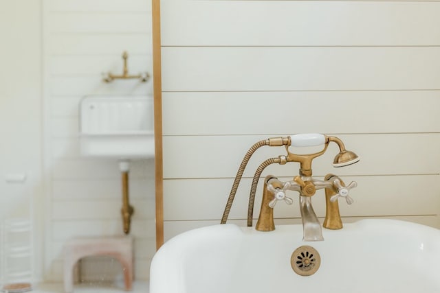713 Usener St, Houston, TX 77009 - bathroom view of a sink