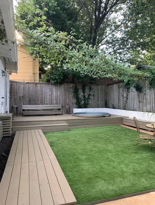 713 Usener St, Houston, TX 77009 - view of yard