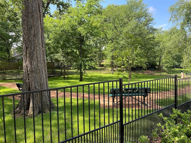 3729 Breckenridge Dr, Montgomery, TX 77356 - view of yard