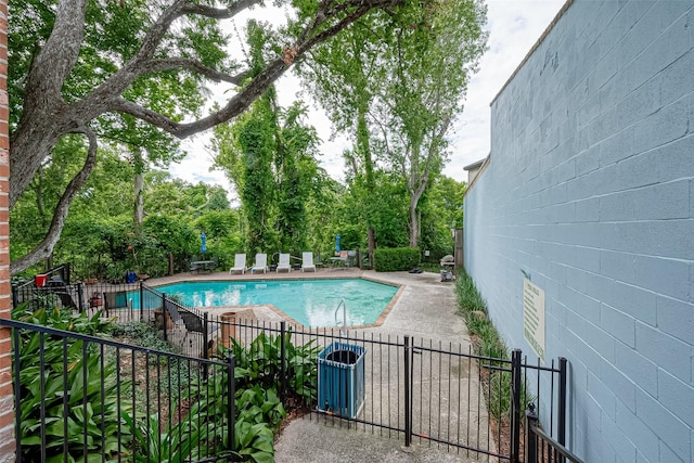 642 S Ripple Creek Dr Unit 642, Houston, TX 77057 - community pool featuring fence and a patio
