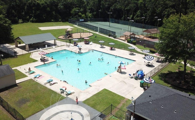456 Lexington Ct, Conroe, TX 77302 - aerial view of a pool area