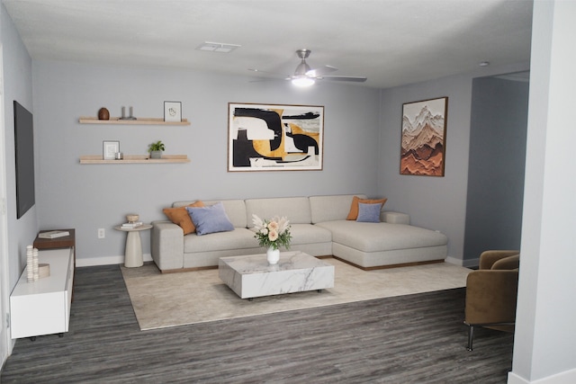 1115 W 4th St, Freeport, TX 77541 - living room featuring wood finished floors and a ceiling fan