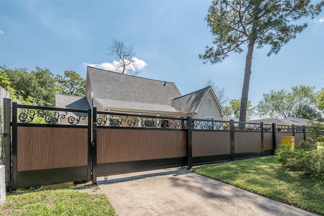 1109 Dismuke St, Houston, TX 77023 - view of gate
