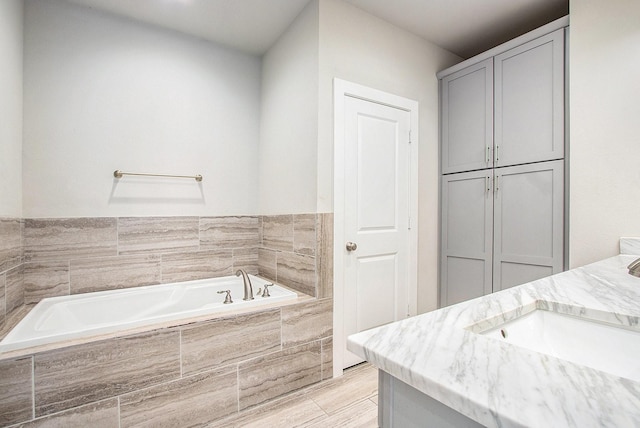 2422 Maufferd, Houston, TX 77009 - bathroom with a bath, vanity, and a closet