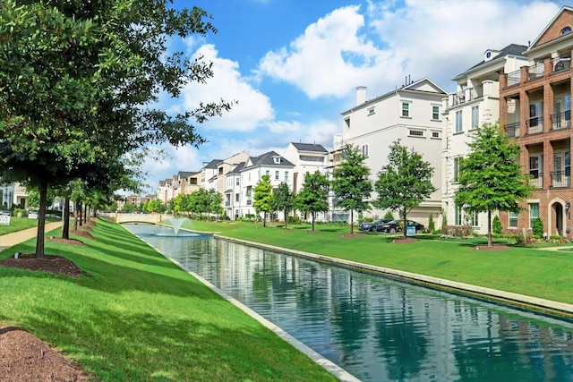 3124 Somerset Levens Ln, Houston, TX 77055 - view of property's community with a residential view, a lawn, and a water view