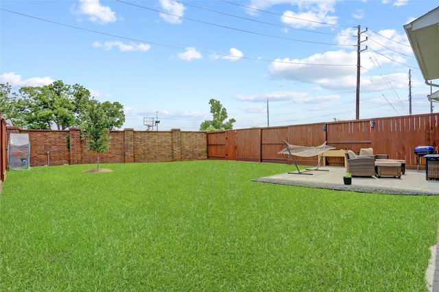3124 Somerset Levens Ln, Houston, TX 77055 - view of yard featuring a patio area