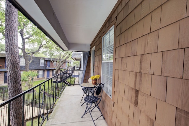 9005 Gaylord St Unit 20, Houston, TX 77024 - view of balcony