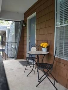 9005 Gaylord St Unit 20, Houston, TX 77024 - view of balcony