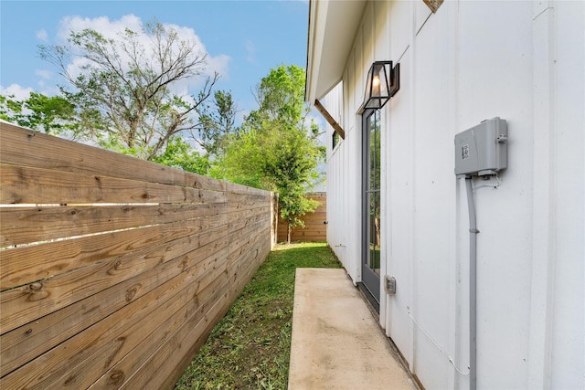 1412 Weiss St, Houston, TX 77009 - view of yard featuring fence