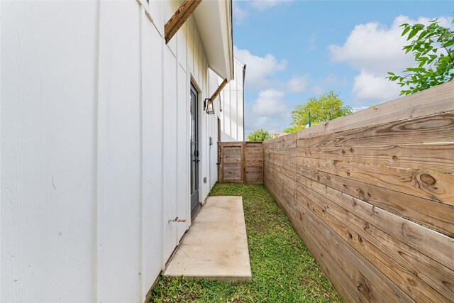 1412 Weiss St, Houston, TX 77009 - view of yard