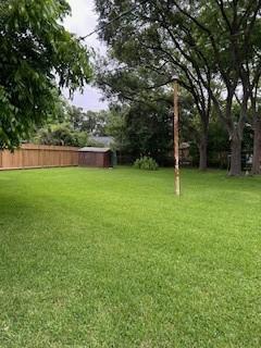 5005 Oak Ln, Texas City, TX 77591 - view of yard