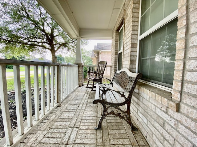 9414 Glendown Ln, Houston, TX 77070 - balcony with a porch
