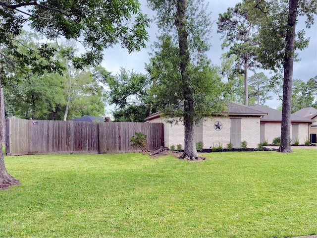 16007 Sailfin St, Crosby, TX 77532 - view of yard
