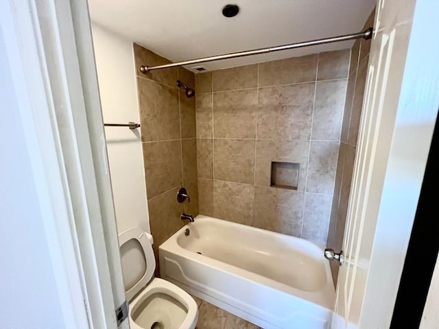 3525 Sage Rd Unit 704, Houston, TX 77056 - bathroom with toilet and bathing tub / shower combination