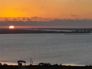 124 Ocean Sand Dr, Crystal Beach, TX 77650