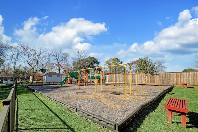 4822 Droddy St, Houston, TX 77091 - communal playground with fence