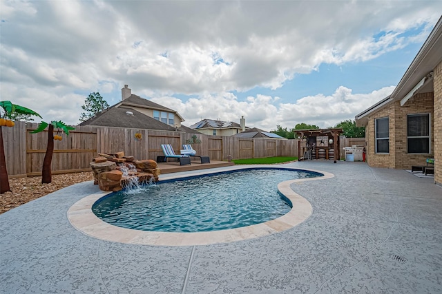 13903 Autumn Grove Ct, Rosharon, TX 77583 - view of swimming pool featuring a fenced backyard and a patio