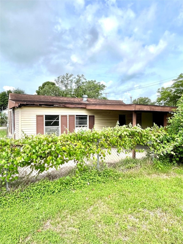 910 E E St, Eagle Lake, TX 77434 - photo 7