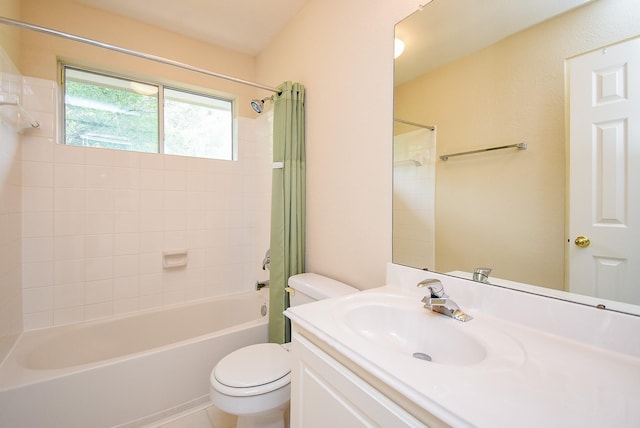 7218 Welshwood Ln, Sugar Land, TX 77479 - bathroom featuring toilet, vanity, and shower / tub combo with curtain