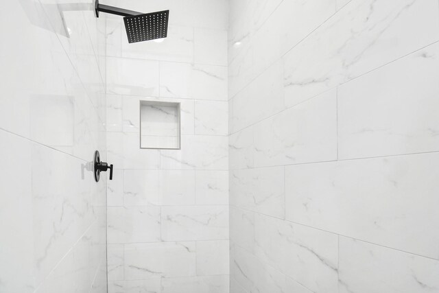 3309 Shelby Cir, Houston, TX 77051 - full bath featuring a tile shower