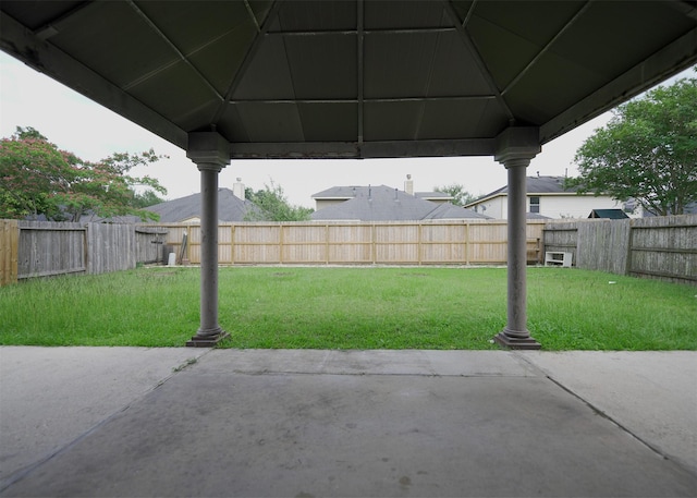 7902 Crystal Moon Dr, Houston, TX 77040 - view of yard featuring a patio