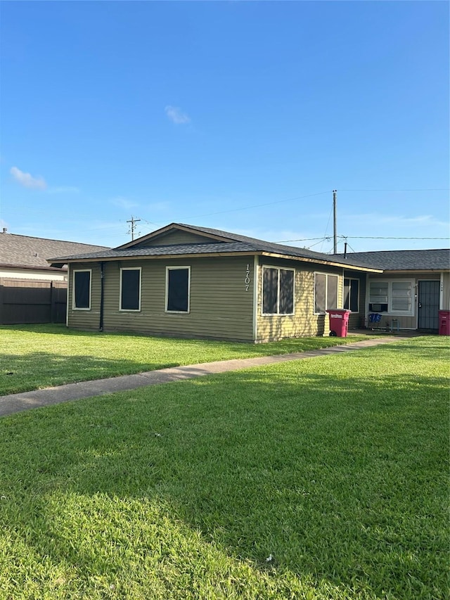 1707 W 7th St, Freeport, TX 77541 - view of front facade