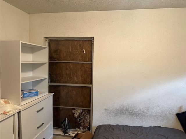 7722 Claiborne St, Houston, TX 77016 - view of bedroom