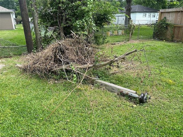 7722 Claiborne St, Houston, TX 77016 - view of yard