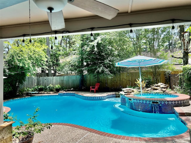 11615 Primwood Dr, Houston, TX 77070 - view of swimming pool featuring a fenced backyard and a pool with connected hot tub
