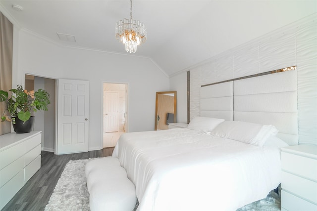 5515 E Terrace Gable Cir, Katy, TX 77494 - bedroom featuring wood finished floors, lofted ceiling, ornamental molding, a chandelier, and baseboards