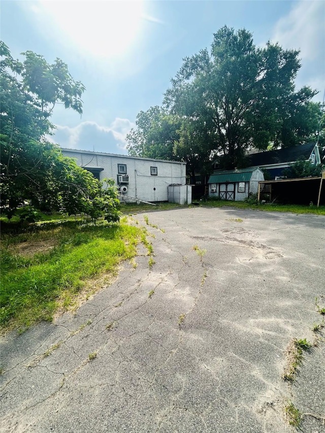 702 Farquhar St, Navasota, TX 77868 - view of garage