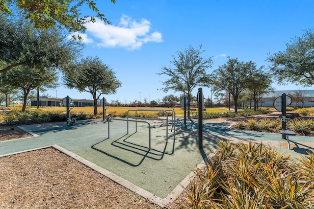8514 W St, Houston, TX 77093 - view of community