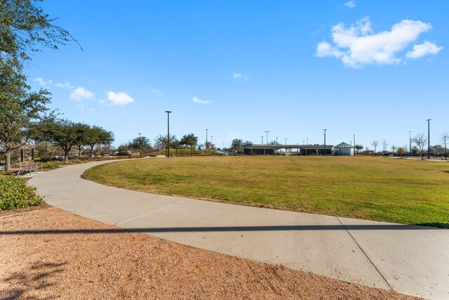 8514 W St, Houston, TX 77093 - surrounding community with a yard